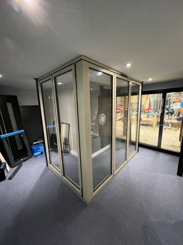 Aluminium corner bifolds - aluminium,